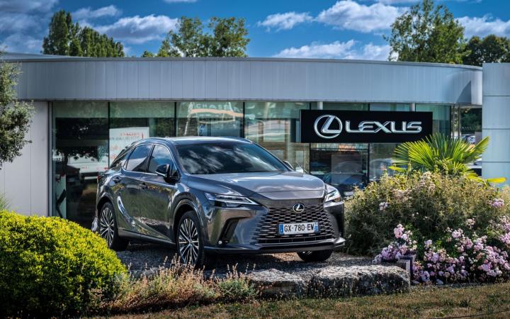 Lexus Tours