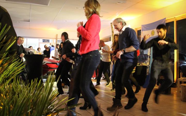 Toys Motors Rochefort : danse, chaleur et sourires