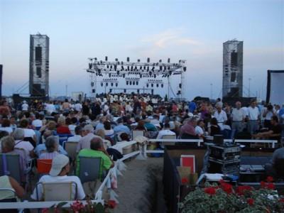 TOYS MOTORS : Partenaire du Violon sur le Sable à ROYAN