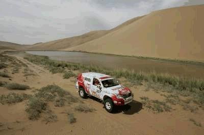 ESSO Partenaire du TOYOTA Land Cruiser des Rallyes Raid du team Chabot / Pillot