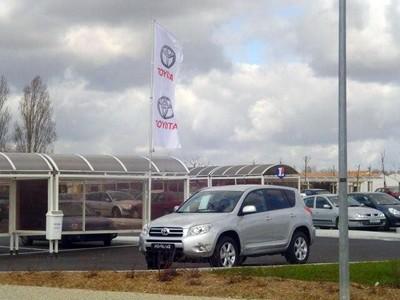 TOYS MOTORS la Rochelle - Rochefort invite ses clients à prendre le goûter...