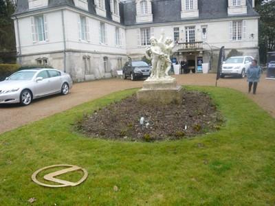 Lexus Tours au Château de Beaulieu pour les Essais Hybrides Lexus
