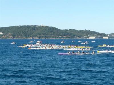 L'équipe Sablaise 3ème sur la Course Internationale de Pirogues à Toulon!