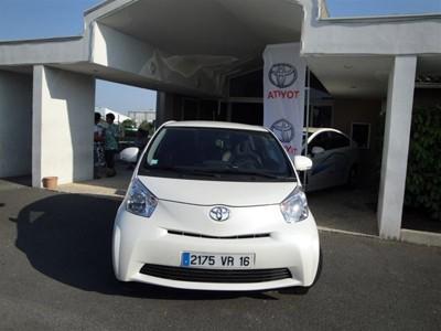 Toyota COGNAC (16) et le "Brin'd'Art Merpinois"