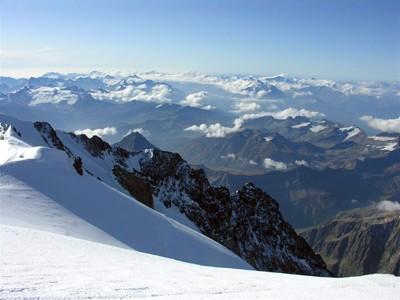 TOYOTA TOYS MOTORS au sommet de Mont Blanc