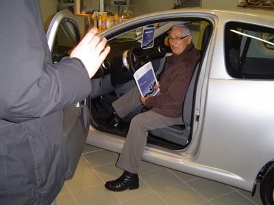 Remise des clefs de l'Aygo gagnée grâce à Toyota France en partenariat avec Jocker
