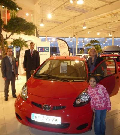 Remise des clefs de l'Aygo gagnée au Grand Jeu CIC Mobile