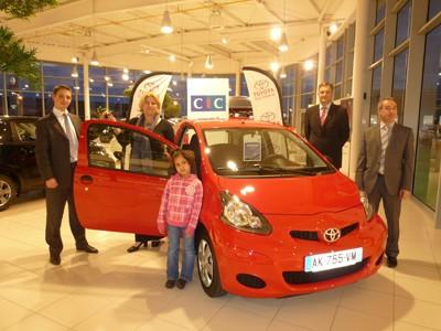 Remise des clefs de l'Aygo gagnée au Grand Jeu CIC Mobile