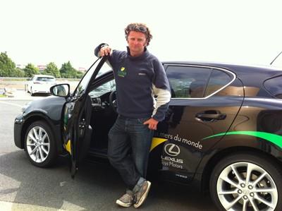 Arnaud Boissières et sa CT 200h à la concession Lexus La Roche Sur Yon