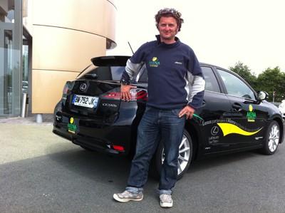 Arnaud Boissières et sa CT 200h à la concession Lexus La Roche Sur Yon