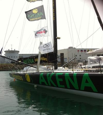 Arnaud Boissières et sa CT 200h à la concession Lexus La Roche Sur Yon