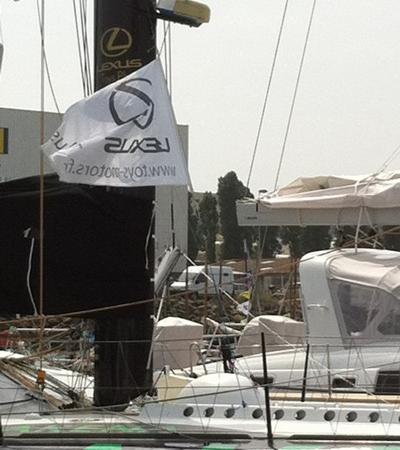Arnaud Boissières et sa CT 200h à la concession Lexus La Roche Sur Yon
