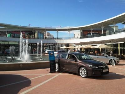 Exposition de la gamme Lexus au Centre Commercial L'Heure Tranquille à Tours