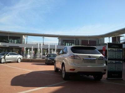 Exposition de la gamme Lexus au Centre Commercial L'Heure Tranquille à Tours