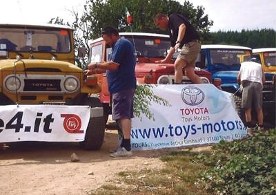 TOYS MOTORS TOURS et le TOYOTA LAND CRUISER SERIE 4