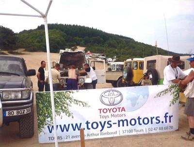 TOYS MOTORS TOURS et le TOYOTA LAND CRUISER SERIE 4