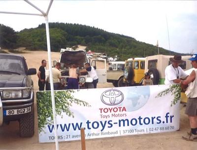 TOYS MOTORS TOURS et le TOYOTA LAND CRUISER SERIE 4