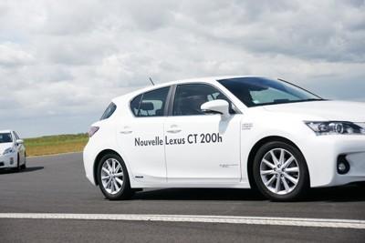 Journée exceptionnelle dessais hybrides Toyota et Lexus sur le circuit de Fontenay le Comte