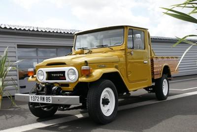Journée exceptionnelle dessais hybrides Toyota et Lexus sur le circuit de Fontenay le Comte