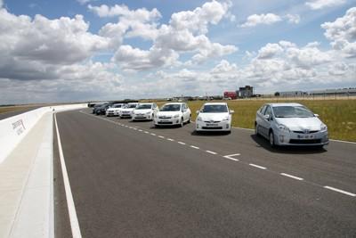 Journée exceptionnelle dessais hybrides Toyota et Lexus sur le circuit de Fontenay le Comte