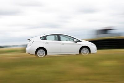 Journée exceptionnelle dessais hybrides Toyota et Lexus sur le circuit de Fontenay le Comte