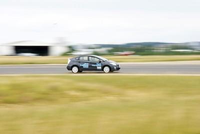 Journée exceptionnelle dessais hybrides Toyota et Lexus sur le circuit de Fontenay le Comte