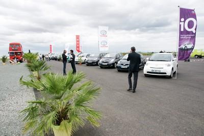 Journée exceptionnelle dessais hybrides Toyota et Lexus sur le circuit de Fontenay le Comte