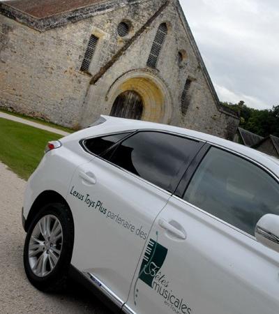 Exposition Lexus à Meslay