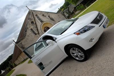 Exposition Lexus à Meslay
