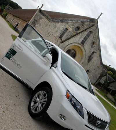 Exposition Lexus à Meslay