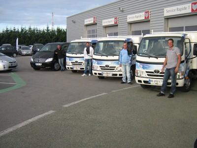 Livraison de 3 DYNA pour TOYOTA Les Sables