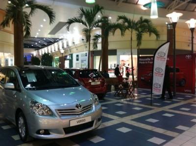 Exposition au centre commercial de "La Riche Soleil"