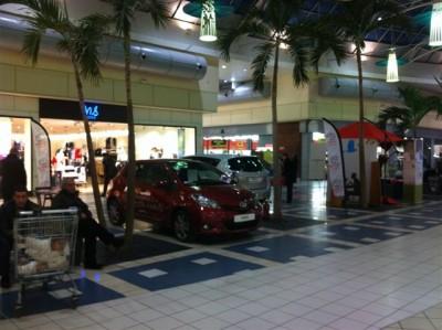 Exposition au centre commercial de "La Riche Soleil"