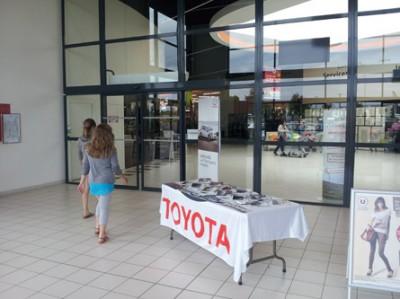 Toyota Toys Motors expose au Super U de Loches.