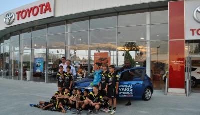 Remise de maillots à l'équipe de football U13 de Montlouis sur Loire