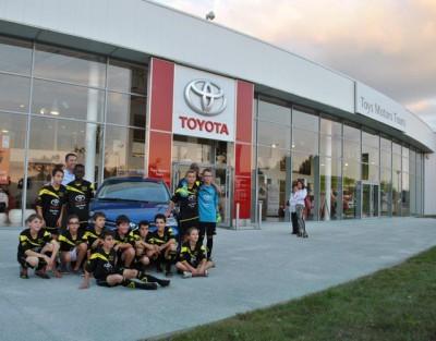 Remise de maillots à l'équipe de football U13 de Montlouis sur Loire