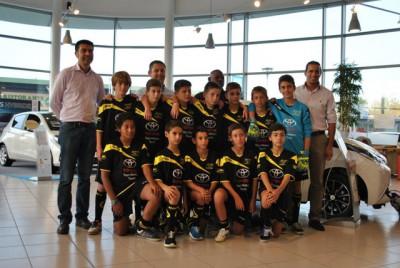 Remise de maillots à l'équipe de football U13 de Montlouis sur Loire