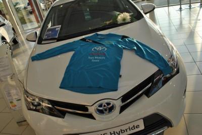 Remise de maillots à l'équipe de football U13 de Montlouis sur Loire