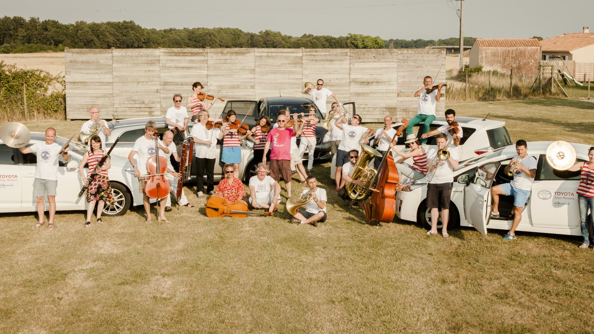 Un violon sur le Sable
