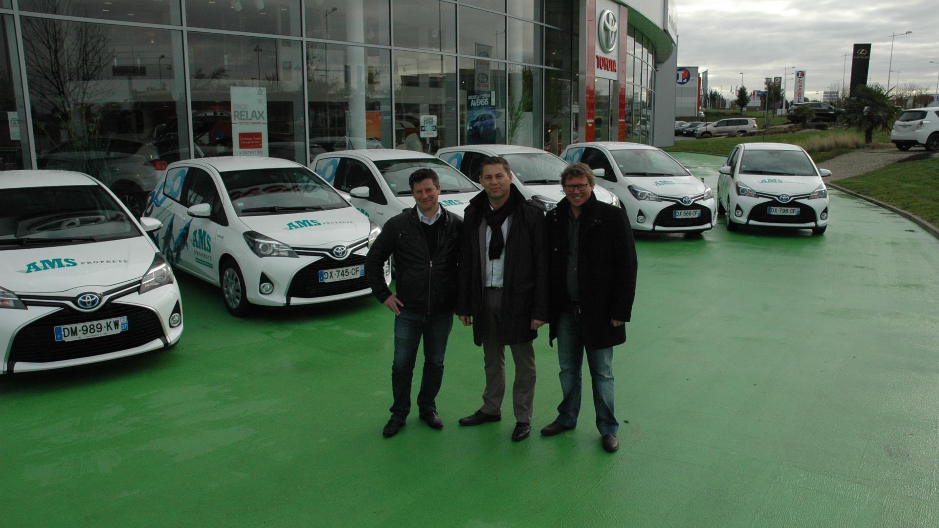 AMS Propreté, propriétaire de 6 Yaris HSD stickées à leur image.