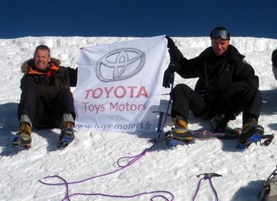 TOYOTA TOYS MOTORS au sommet de Mont Blanc