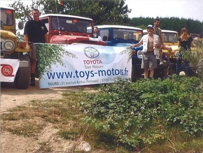 TOYS MOTORS TOURS et le TOYOTA LAND CRUISER SERIE 4