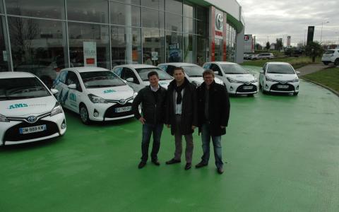 AMS Propreté, propriétaire de 6 Yaris HSD stickées à leur image.