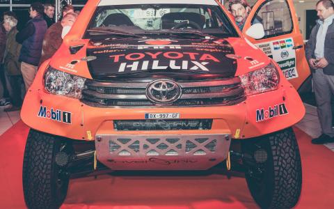 Le Havre : C-HR et Hilux Dakar 2017