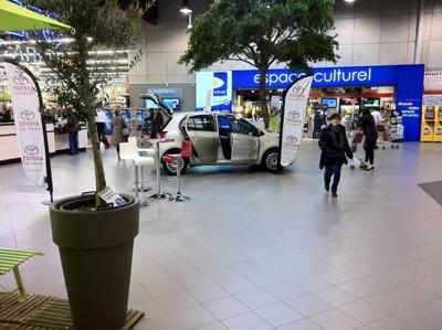 TOYOTA Tours expose à Chinon