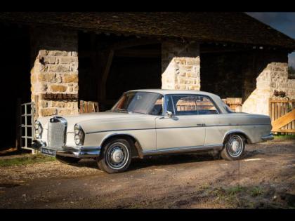 MERCEDES-BENZ 300 SE COUPE  
