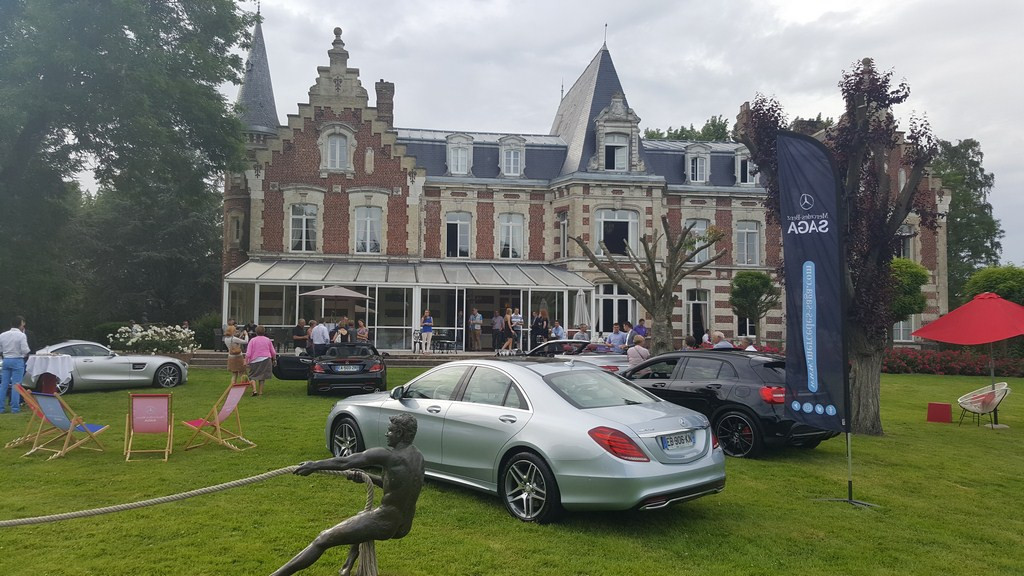 Présentation des cabriolets au Château de Tilques