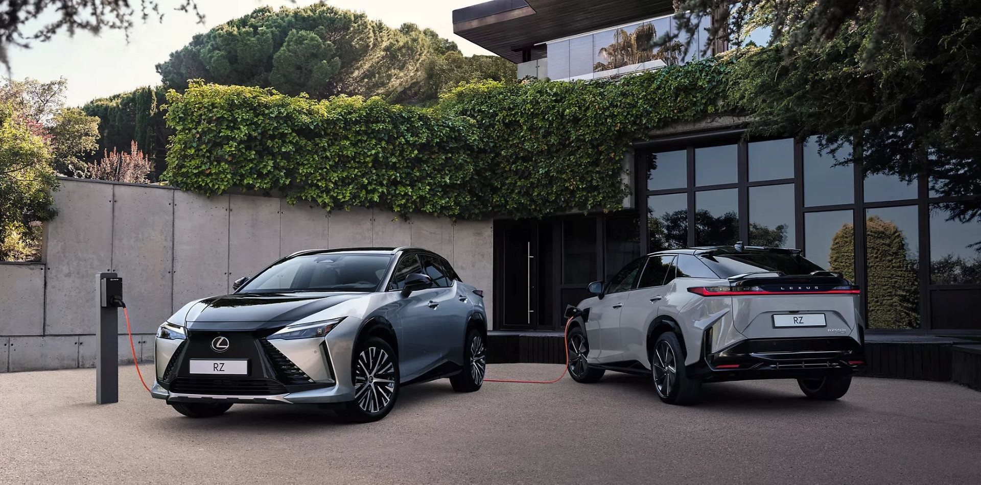 Illustration pour Nouveau LEXUS RZ