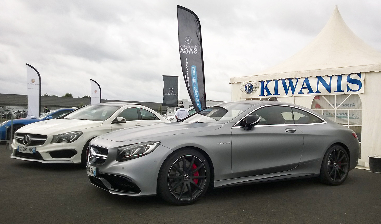 Baptêmes en CLA 45 AMG pour des enfants autistes